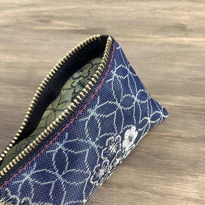 【七宝 小花】畳縁 テトラ型 ペンケース 藍色 縁起物 和柄