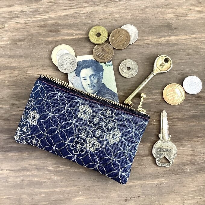 【七宝 小花】畳縁 ぺたんこ ミニポーチ 小銭入れ カードケース 藍色 縁起物 和柄