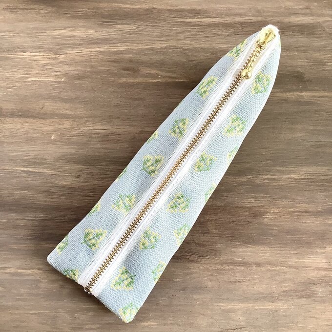 【ミモザ】畳縁 テトラ型 ペンケース 春 灰緑 グリーン