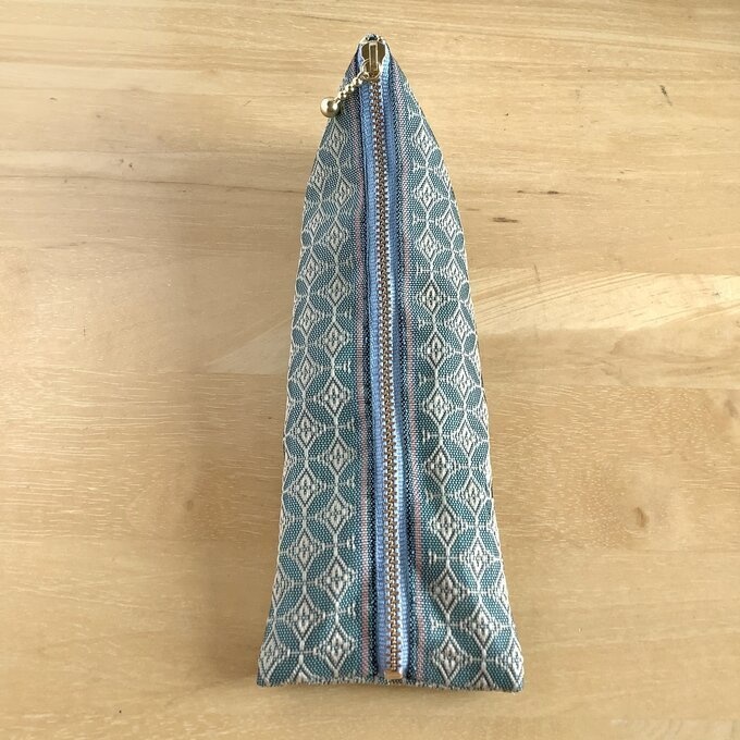 【七宝文様】畳縁 テトラ型 ペンケース 薄藍 浅葱色