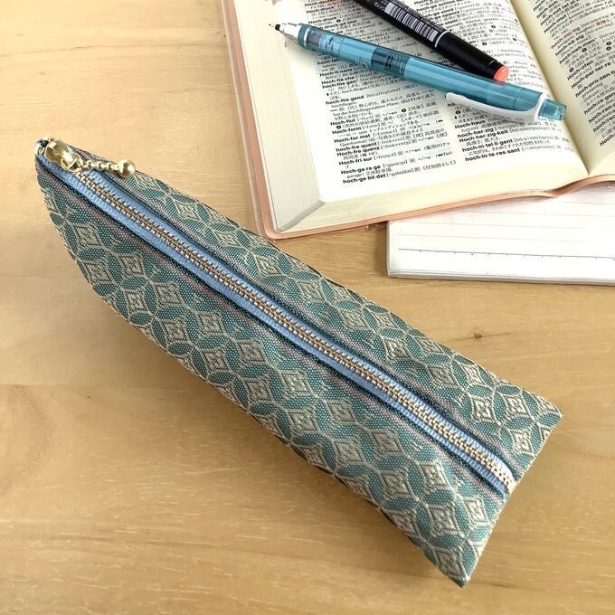 【七宝文様】畳縁 テトラ型 ペンケース 薄藍 浅葱色