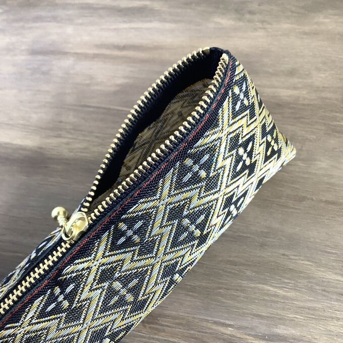 【松皮菱】 テトラ型 ペンケース 黒 金 和柄 家紋