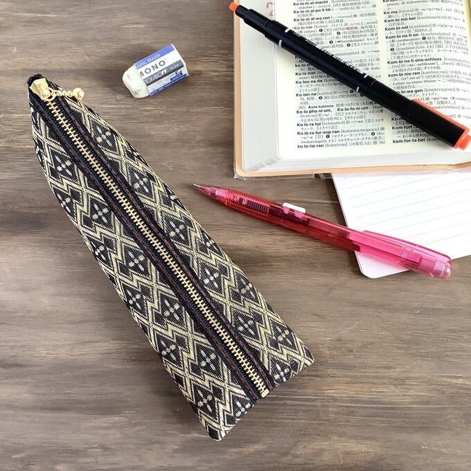 【松皮菱】畳縁 ぺたんこ ミニポーチ 小銭入れ カードケース 黒 金 和柄 家紋