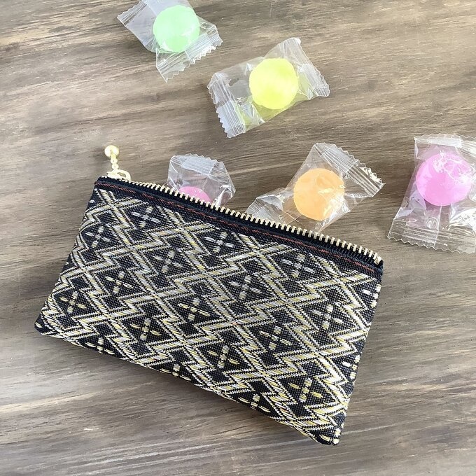 【松皮菱】畳縁 ぺたんこ ミニポーチ 小銭入れ カードケース 黒 金 和柄 家紋