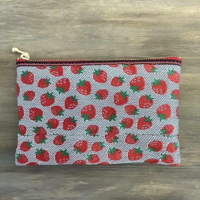 【いちご】畳縁 ぺたんこポーチ ストロベリー かわいい 春