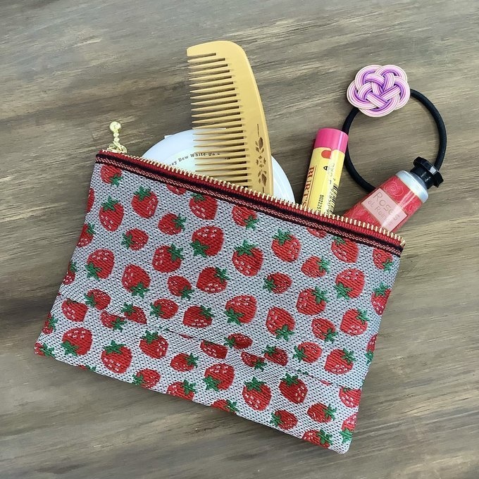 【いちご】畳縁 ぺたんこポーチ ストロベリー かわいい 春