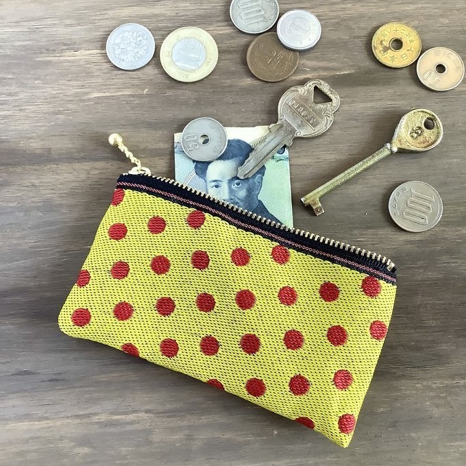 【アカテンイロウミウシ】畳縁 ぺたんこ ミニポーチ 小銭入れ カードケース ドット 水玉 黄色 赤