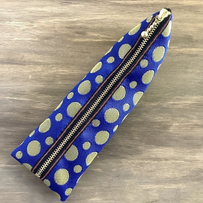 【チョウチンアンコウ】畳縁 テトラ型 ペンケース ドット 水玉 紺色 金色