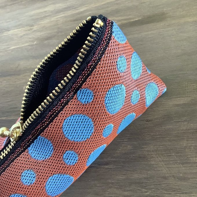 【赤土の雨】畳縁 テトラ型 ペンケース 水玉 ドット オレンジ 水色