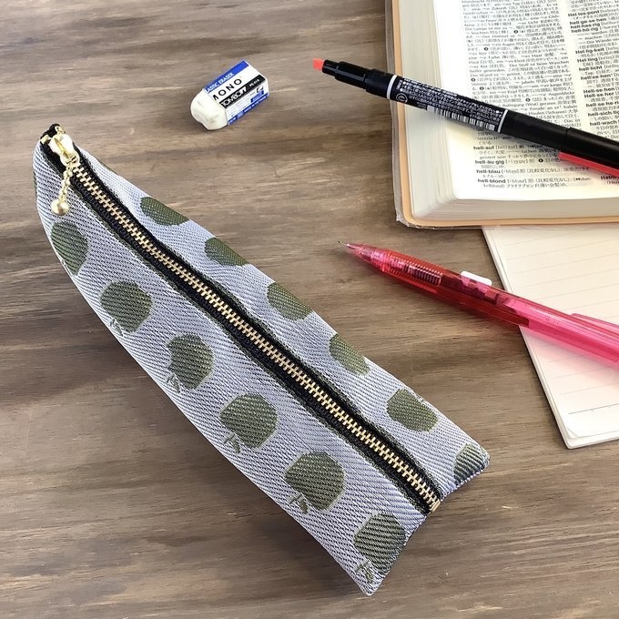 【金のりんご】畳縁 ぺたんこ ミニポーチ 小銭入れ カードケース リンゴ エデン レトロ