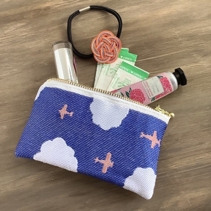 【飛行機と雲】畳縁 テトラ型 ペンケース 空 青 紺