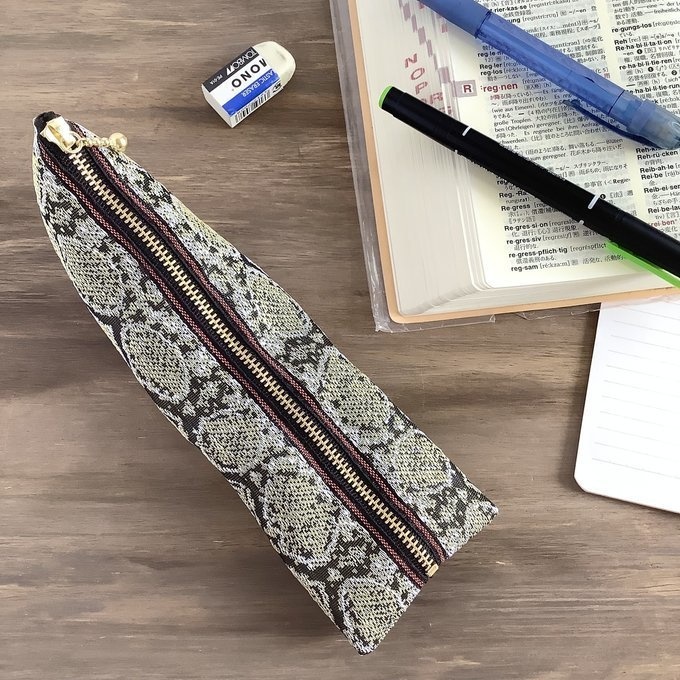 【銀蛇柄】畳縁 ぺたんこ ミニポーチ 小銭入れ カードケース シルバー ヘビ パイソン