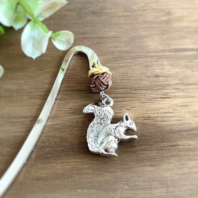 御朱印帳 しおり 水引【どんぐりとリス】ブックマーカー りす ドングリ