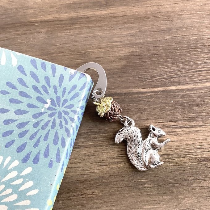 御朱印帳 しおり 水引【どんぐりとリス】ブックマーカー りす ドングリ