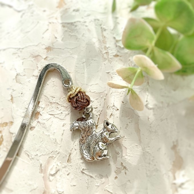 御朱印帳 しおり 水引【どんぐりとリス】ブックマーカー りす ドングリ