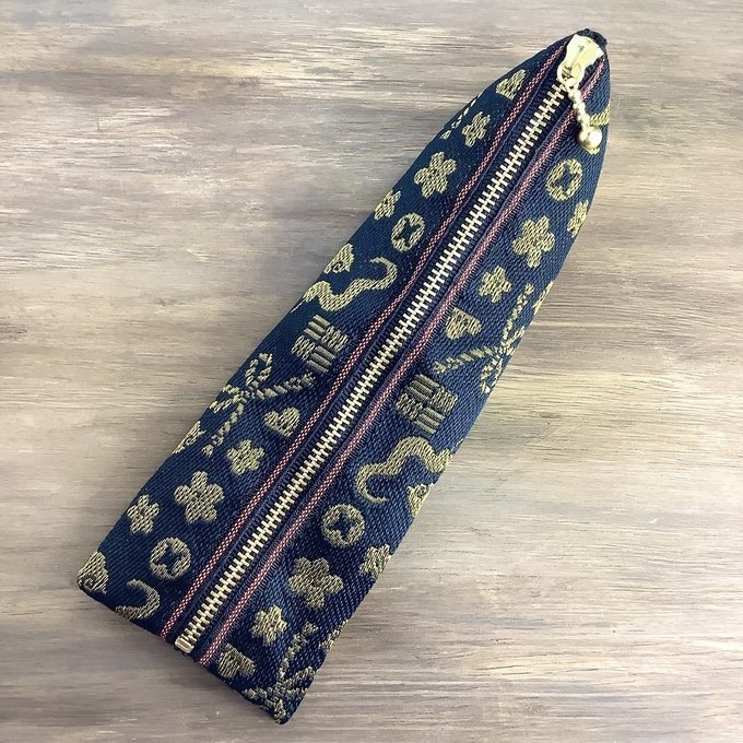 【おめでた柄】畳縁 テトラ型 ペンケース 黒 金 縁起物 へび 瑞雲