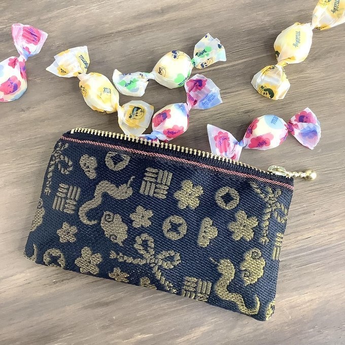 【おめでた柄】畳縁 ぺたんこ ミニポーチ カードケース 小銭入れ 黒 金 縁起物 へび 瑞雲