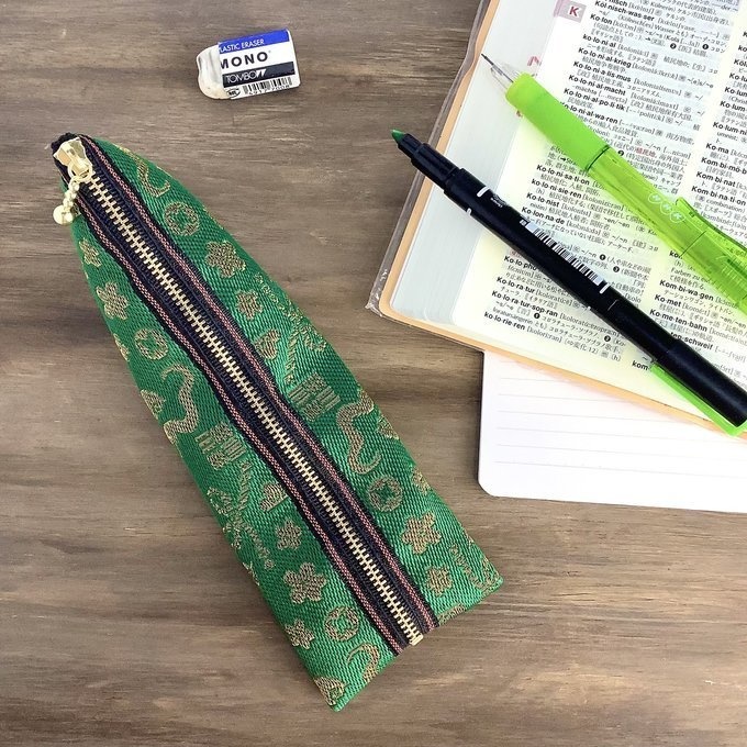 【おめでた柄】畳縁 ぺたんこ ミニポーチ カードケース 小銭入れ 緑 金 縁起物 へび 瑞雲