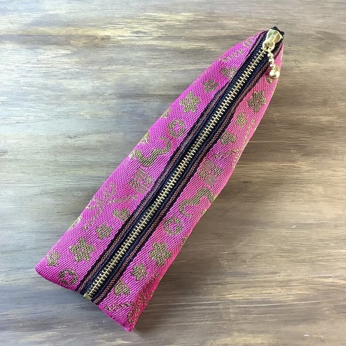 【おめでた柄】畳縁 テトラ型 ペンケース ピンク 金 縁起物 へび 瑞雲