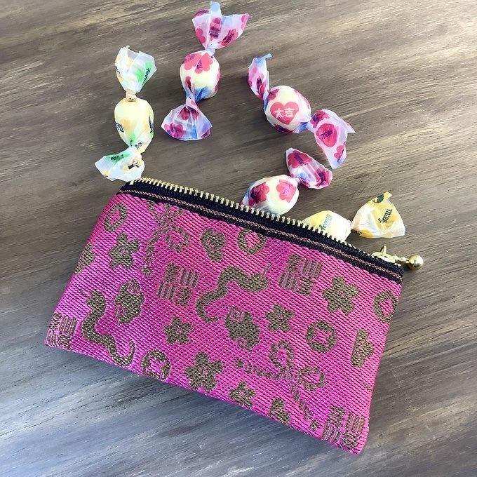 【おめでた柄】畳縁 ぺたんこ ミニポーチ カードケース 小銭入れ ピンク 金 縁起物 へび 瑞雲