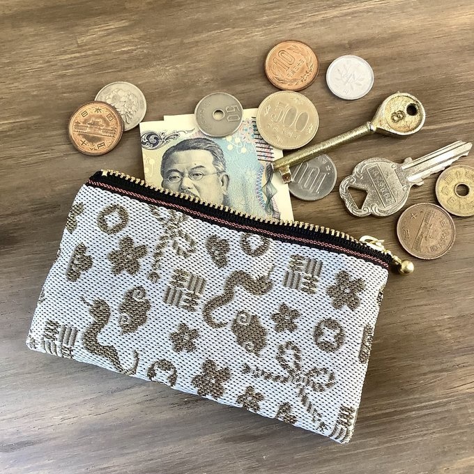 【おめでた柄】畳縁 ぺたんこ ミニポーチ カードケース 小銭入れ 白 金 縁起物 へび 瑞雲