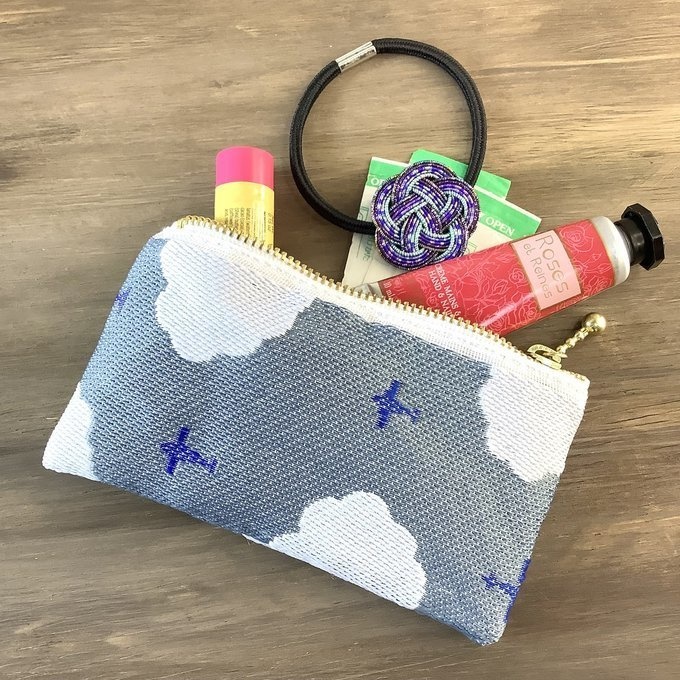 【飛行機と雲】畳縁　ぺたんこ　ミニポーチ　小銭入れ　カードケース　空　曇り空　グレー