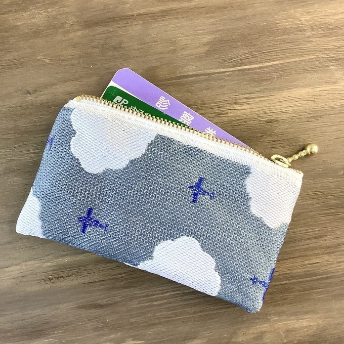 【飛行機と雲】畳縁 ぺたんこ ミニポーチ 小銭入れ カードケース 空 曇り空 グレー
