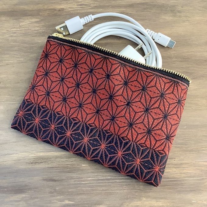 【麻の葉】畳縁 ぺたんこポーチ 赤 黒 縁起物