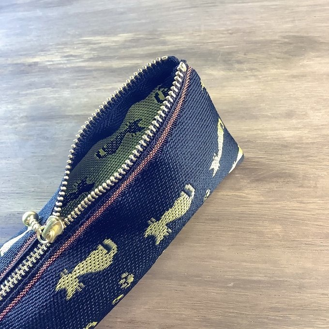 【金猫】畳縁 テトラ型 ペンケース シルエット ゴールド 黒