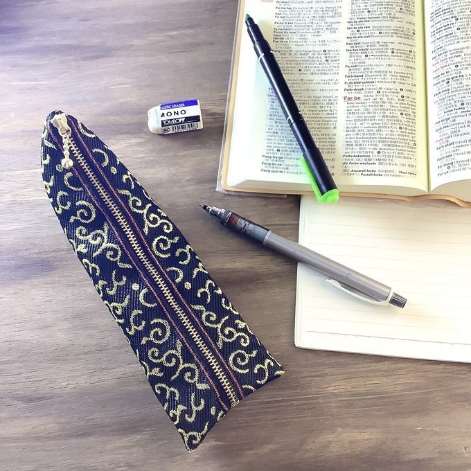 【唐草文様】畳縁 ぺたんこ 小銭入れ ミニポーチ カードケース 黒 金 からくさ