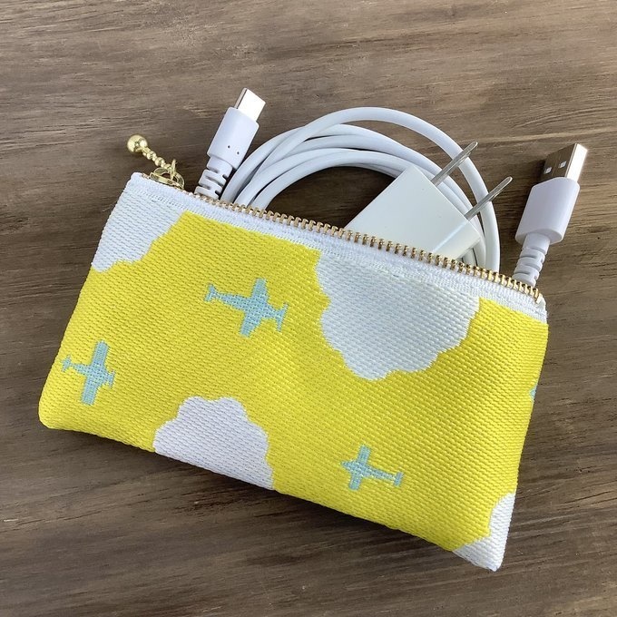 【飛行機と雲】畳縁 ぺたんこ ミニポーチ 小銭入れ カードケース 空 黄金空 黄色