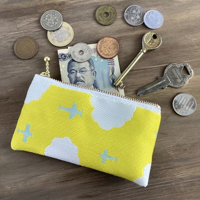 【飛行機と雲】畳縁 ぺたんこ ミニポーチ 小銭入れ カードケース 空 黄金空 黄色