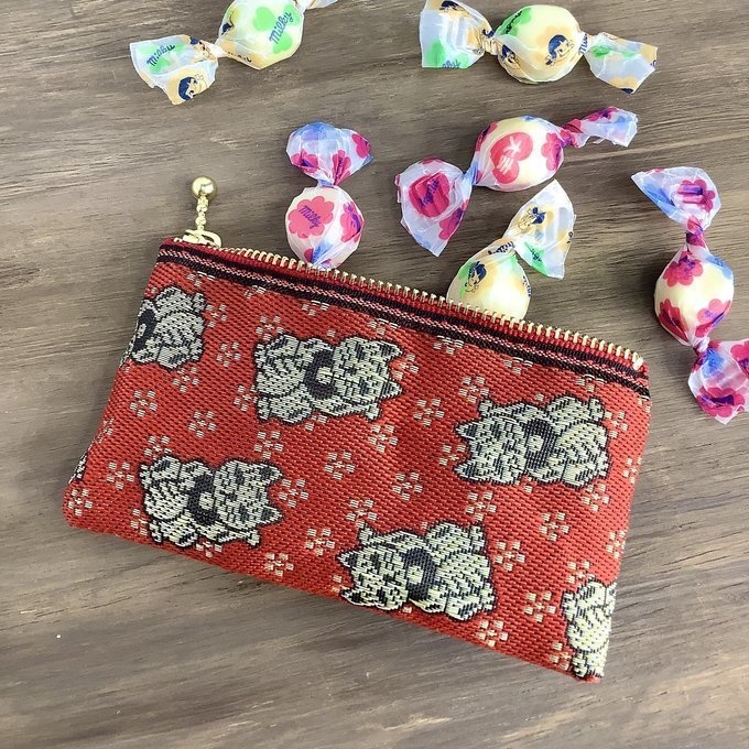 【招き猫】畳縁 ぺたんこ ミニポーチ 小銭入れ カードケース 縁起物 猫 幸運 赤