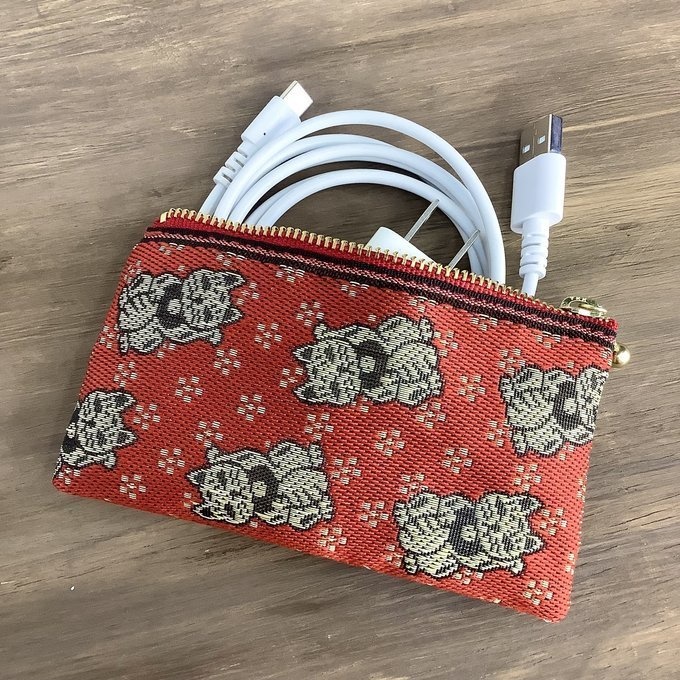 【招き猫】畳縁 ぺたんこ ミニポーチ 小銭入れ カードケース 縁起物 猫 幸運 赤