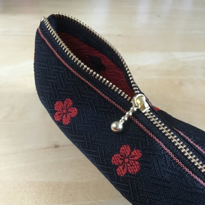 【夜の梅】畳縁 テトラ型 ペンケース 黒 梅 紅梅 春