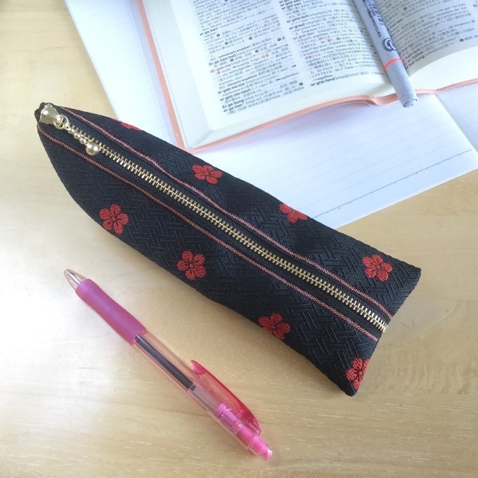 【夜の梅】畳縁 ぺたんこ ミニポーチ 小銭入れ カードケース 和風 春 黒 梅 紅梅