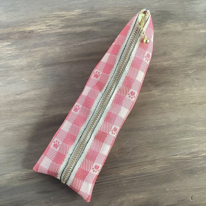 【肉球&ギンガム】畳縁 テトラ型 ペンケース 和風 ピーチピンク ベージュ 足あと 犬 猫