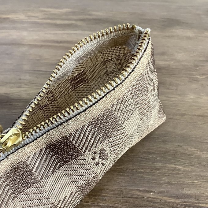 【肉球&ギンガム】畳縁 テトラ型 ペンケース 和風 茶色 ベージュ 足あと 犬 猫