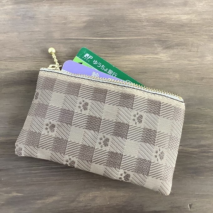 【肉球&ギンガム】畳縁 ぺたんこ 小銭入れ ミニポーチ カードケース 茶色 ベージュ 足あと 犬 猫