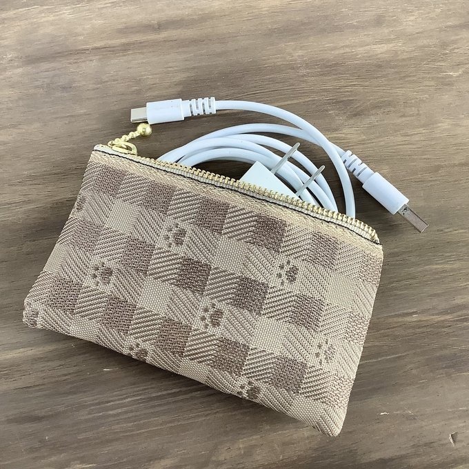 【肉球&ギンガム】畳縁 ぺたんこ 小銭入れ ミニポーチ カードケース 茶色 ベージュ 足あと 犬 猫