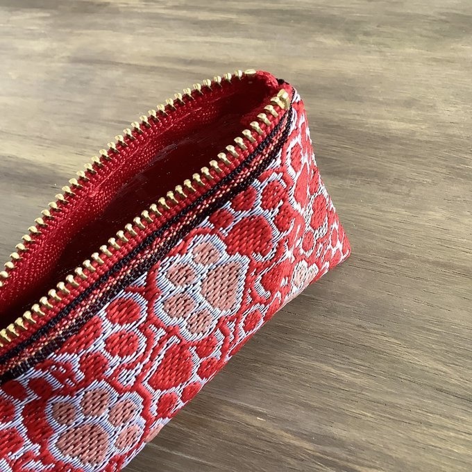 【肉球と桜】畳縁 テトラ型 ペンケース 和風 赤 銀 足あと 犬 猫