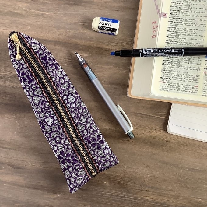 【肉球と桜】畳縁 ぺたんこ 小銭入れ ミニポーチ カードケース 和風 紫 銀 足あと 犬 猫