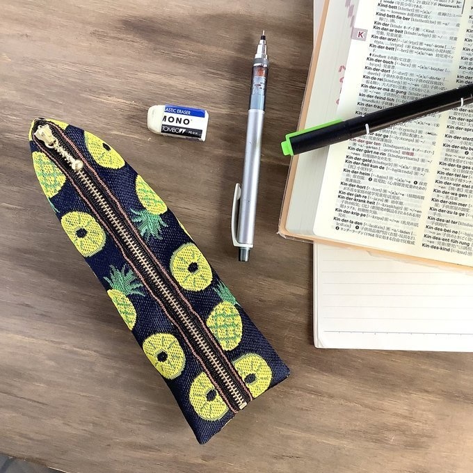 【パイン】畳縁 ぺたんこ ミニポーチ 小銭入れ カードケース 紺 夏 トロピカル