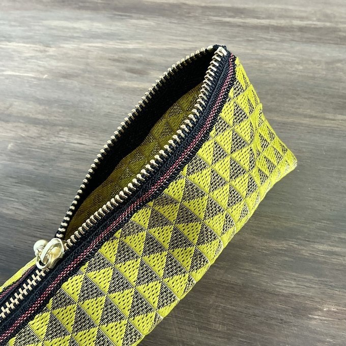 【鱗模様】畳縁 テトラ型 ペンケース 黄色 金 幾何学模様 三角 クール