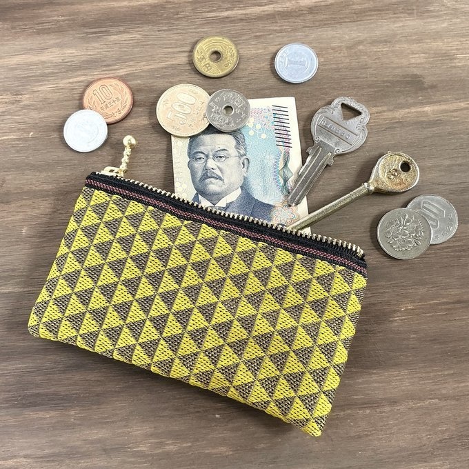 【鱗模様】畳縁 ぺたんこ ミニポーチ カードケース 小銭入れ 黄色 金 幾何学模様 三角 クール
