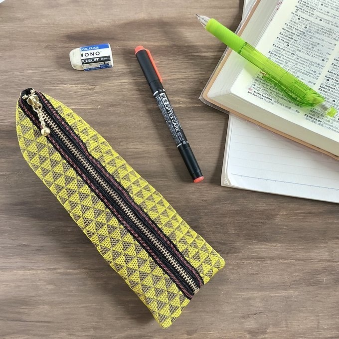 【鱗模様】畳縁 ぺたんこ ミニポーチ カードケース 小銭入れ 黄色 金 幾何学模様 三角 クール