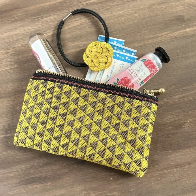 【鱗模様】畳縁 ぺたんこ ミニポーチ カードケース 小銭入れ 黄色 金 幾何学模様 三角 クール