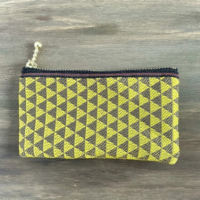【鱗模様】畳縁 ぺたんこ ミニポーチ カードケース 小銭入れ 黄色 金 幾何学模様 三角 クール