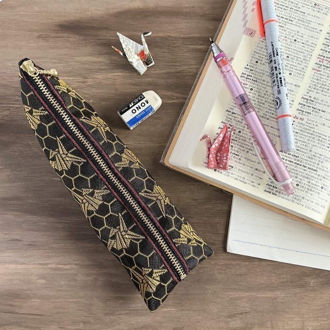 【折り鶴】畳縁 ミニポーチ カードケース 小銭入れ 数珠入れ 黒 金 亀甲 鶴 和風 千羽鶴 平和