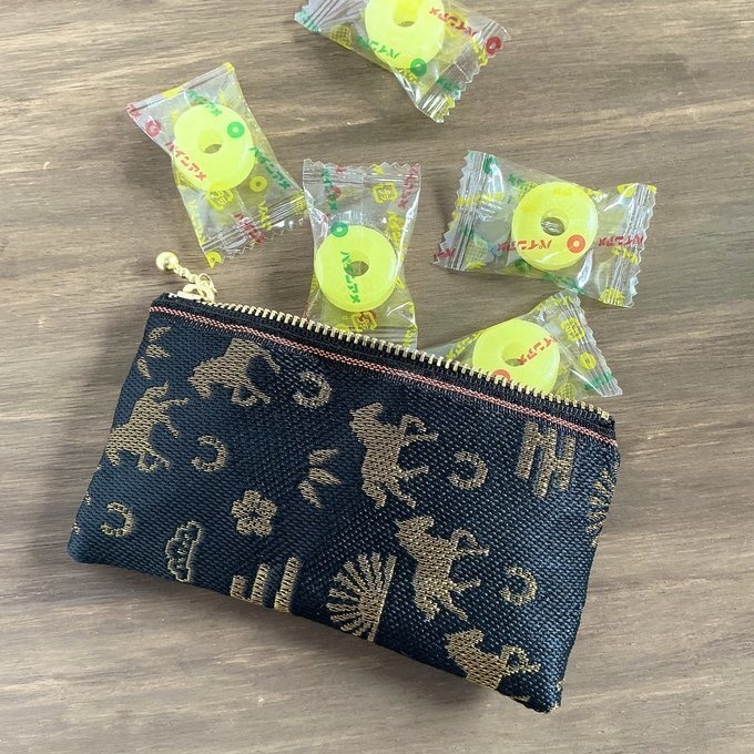 【おめでた柄】畳縁 ぺたんこ ミニポーチ カードケース 小銭入れ 数珠入れ 馬 アハルテケ 黒 金 縁起物 エ霞 松竹梅